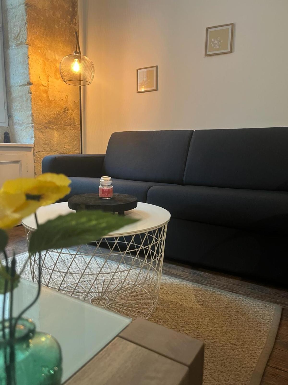 Bel Appartement Avec Mezzanine En Plein Centre De 波尔多 外观 照片