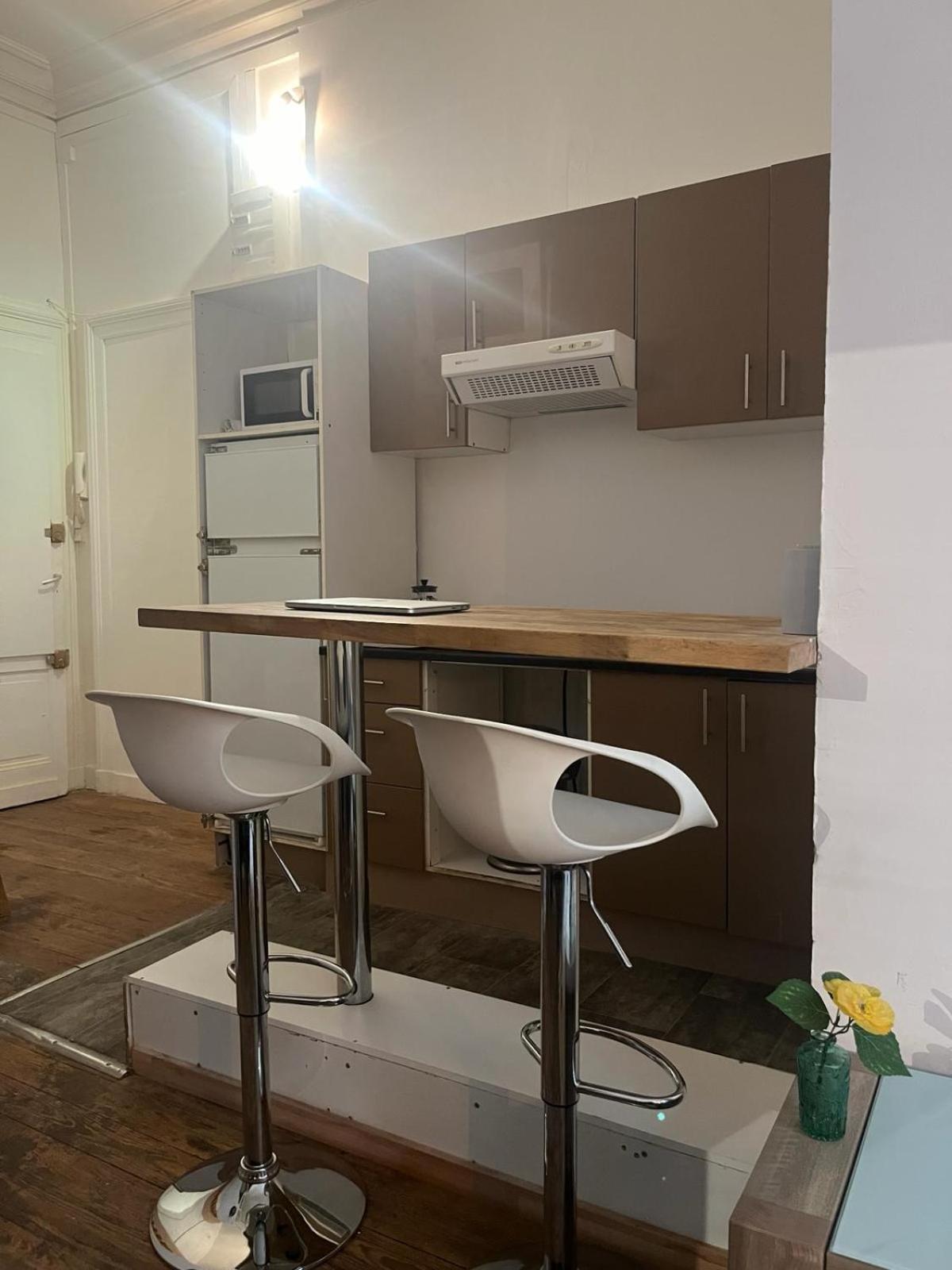 Bel Appartement Avec Mezzanine En Plein Centre De 波尔多 外观 照片